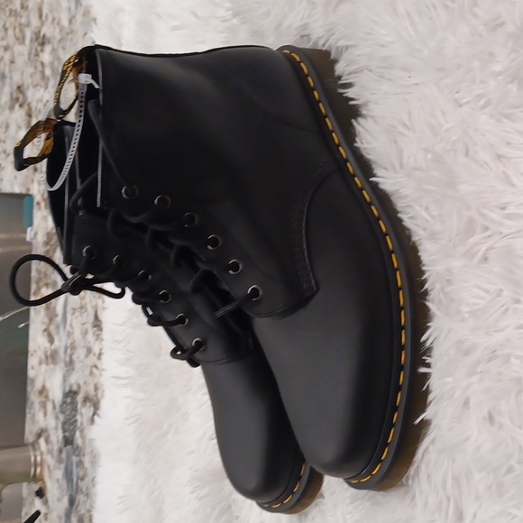 Dr. Martens Yellow Stitch 101 Smooth Leather Lace Up Boot Black NEW - Picture 7 of 16